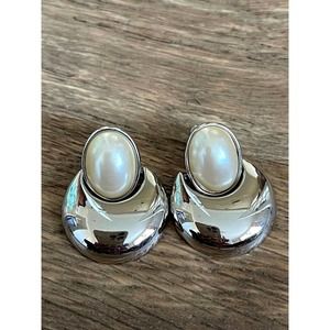 Vintage Dangle Piereced Ear Silve Retro Pearl Earrings Metal Mod Classic 60s 70s